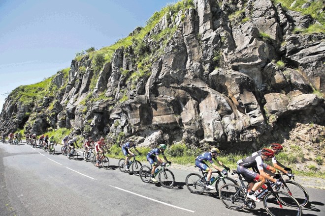 Gorovje vulkanskega izvora Cantal je v prvi gorski etapi letošnjega Toura najbolj razveselilo Belgijca Grega Van Avermaeta.