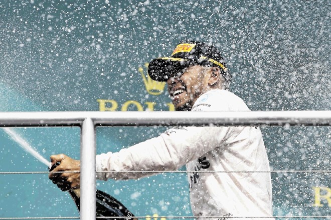 Lewis Hamilton je v Hockenheimu slavil šesto zmago na zadnjih sedmih dirkah in hkrati četrto zaporedno.