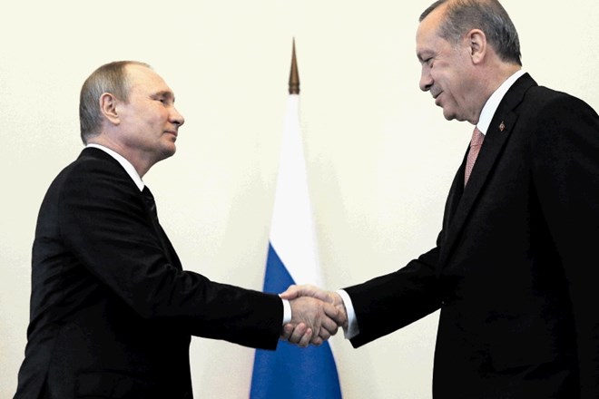 Putin je s turškim kolegom Erdoganom naglasil normalizacijo odnosov med državama.
