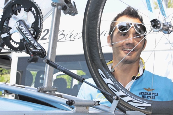 Slovenski kolesarski selektor Gorazd Štangelj je postal glavni športni direktor nove  profesionalne ekipe Bahrain Merida.