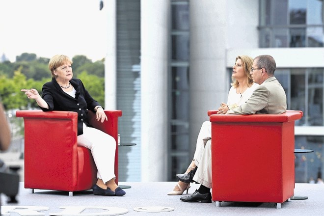 Nemška kanclerka Angela Merkel se še ni odločila, ali se bo prihodnje leto na parlamentarnih volitvah potegovala za vnovičen...