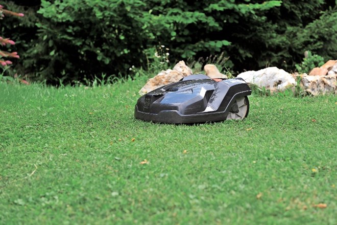 Po petih mesecih je Automower 420 dokazal, da brez nas poskrbi za brezhibno pokošeno travo ne glede na vreme. Jošt Bukovec