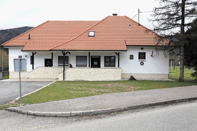 V Senožetih bo občina Dol pri Ljubljani poleg enega oddelka osnovne šole uredila tudi en vrtčevski oddelek.
