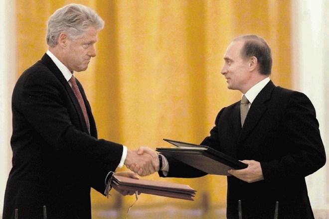 Predsednika  Clinton in Putin leta 2000 po sklenitvi sporazuma o razgradnji plutonija, ki je zdaj zamrznjen.