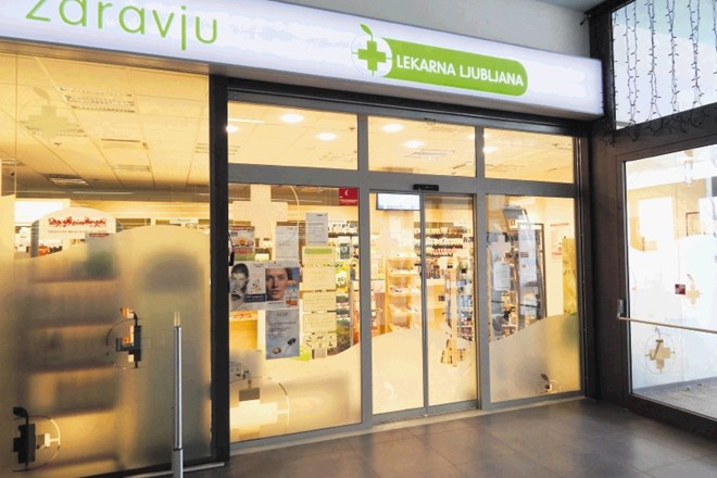 Lekarna Ljubljana bo do nadaljnjega v postojnski poslovalnici še naprej lahko prodajala zgolj tiste izdelke, ki jih je mogoče...