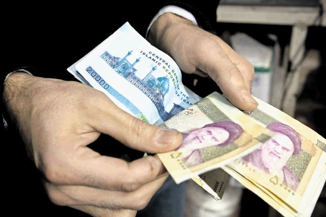 Iranska podjetja želijo pogosto plačevati v iranski valuti, a težava jo je konvertirati. Zaradi sumov glede financiranja...