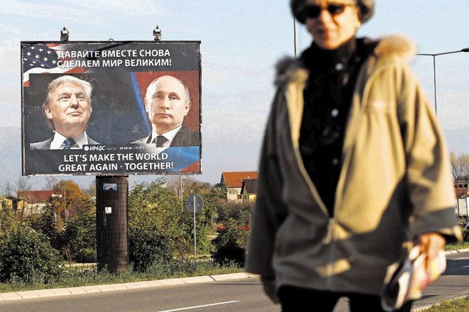 V Črni gori so se pojavili plakati, ki napovedujejo, da bosta Trump in Putin  svet znova naredila  veličasten.