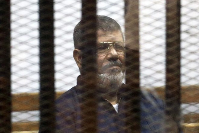 Mursi rešen še dosmrtne ječe