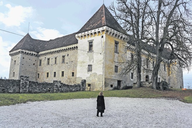 Grad Krumperk je že od leta 1993 znova v lasti prvotnih lastnikov, družine Pogačnik. Ta se v denacionalizacijskem postopku že...