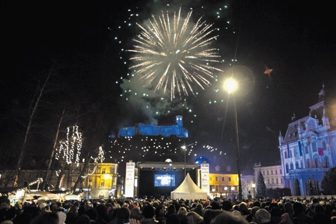 Nebo nad mestom bo v prvih trenutkih novega leta razsvetlil ognjemet v barvah Ljubljane, Slovenije in Evrope.