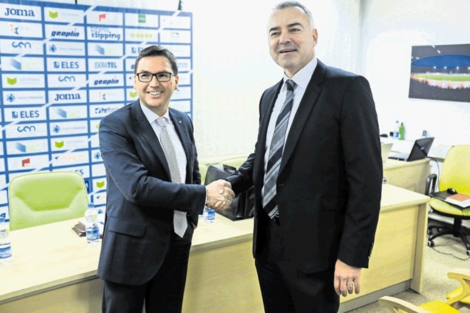 Roman Dobnikar (levo) bo še naprej vodil Atletsko zvezo Slovenije, saj je drugi kandidat Andrej Kocič prejel le 18 od 61...