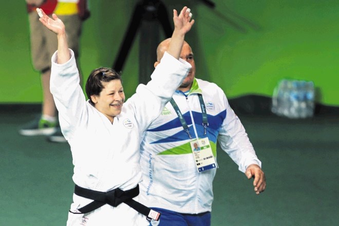 Veselje Tine Trstenjak po osvojitvi zlate olimpijske kolajne