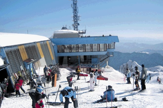 Ljubitelji belih strmin bodo od  petka lahko  smučali tudi na najvišjem slovenskem smučišču, saj se obnovljeni Kanin  po letu...