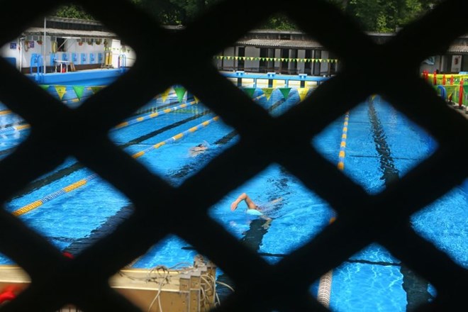 Evropsko sodišče: Muslimanska dekleta morajo na mešane tečaje plavanja
