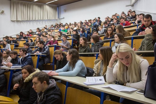 Program Erasmus+: več možnosti za mednarodne izkušnje za študente iz socialno šibkih družin