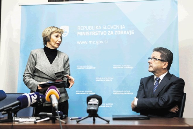 Sporazum med vlado in Fidesom sta ministrica Milojka Kolar Celarc in Konrad Kuštrin  podpisala decembra. Zdaj se zatika pri...