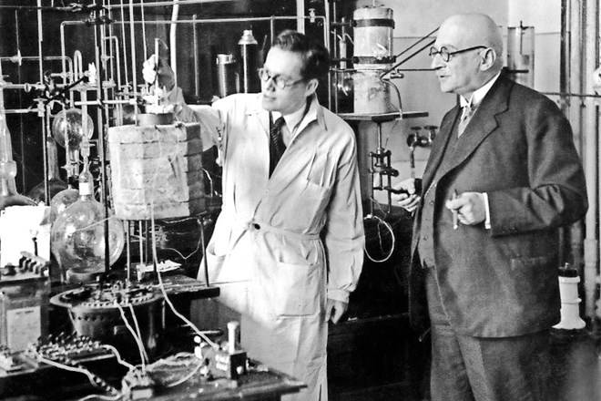 Fritz Haber (desno) v laboratoriju