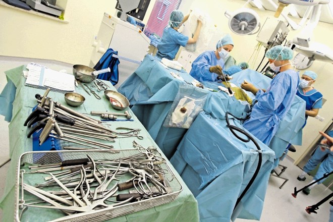V nasprotju z ljubljanskim UKC so v  drugih bolnišnicah  večinoma opravili toliko dodatnih operacij, kot so obljubili.