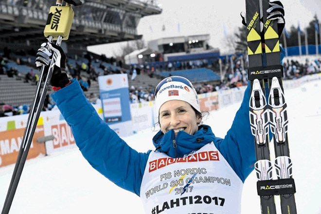 Norvežanka Marit Bjoergen je na svetovnih prvenstvih osvojila  že  16. zlato kolajno.