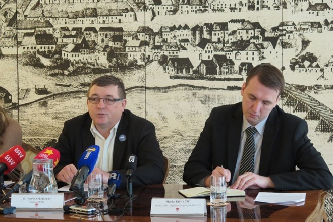 Najvplivnejšega županovega svetovalca Marka Kovačiča so obiskali kriminalisti. Iskali so dokaze za potrditev suma, da je...