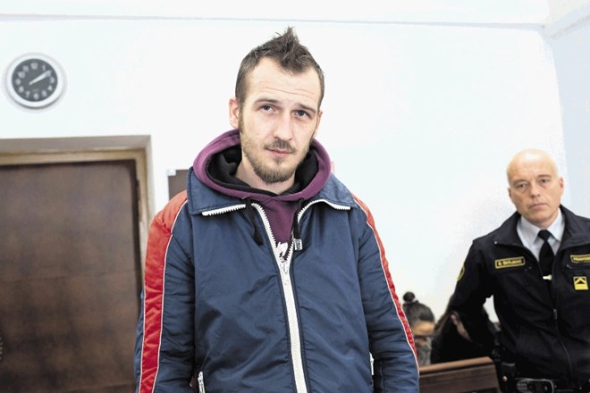 Nič ni imel dodati ob koncu sojenja za umor iz koristoljubja obtoženi Asmir Sulejmanović. Sodbo bo poslušal pojutrišnjem...