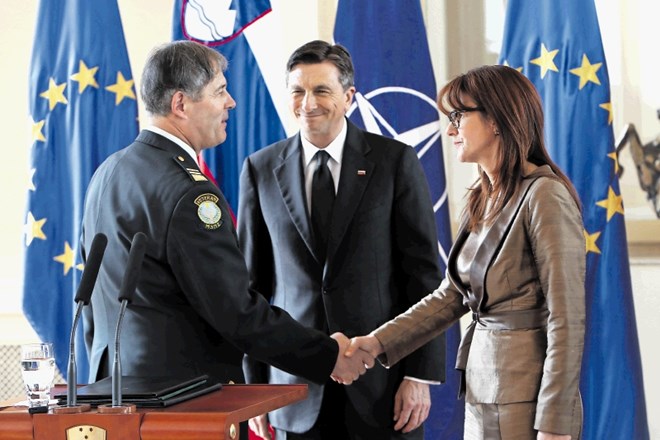 Predsednik države in vrhovni poveljnik Slovenske vojske Borut Pahor je včeraj od načelnika generalštaba Slovenske vojske (SV)...