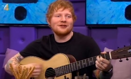 Ed Sheeran pokaže, kako s štirimi akordi zaigrate vsako skladbo