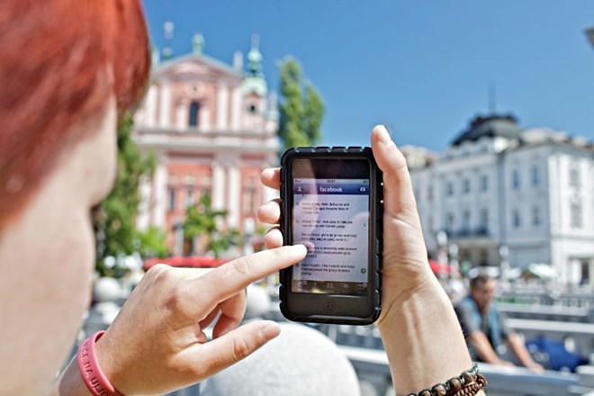 - portal Facebook - družabna spletna mreža,  ki povezuje uporabnike po vsem svetu   ///FOTO: Jaka Adamič OPOMBA : ZA OBJAVO V...
