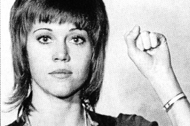 Spominki Jane Fonda s policijsko fotografijo