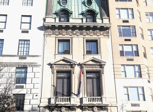 Zgodovinsko hišo na newyorški Peti aveniji je SFRJ kupila leta 1946 za 300.000 dolarjev.