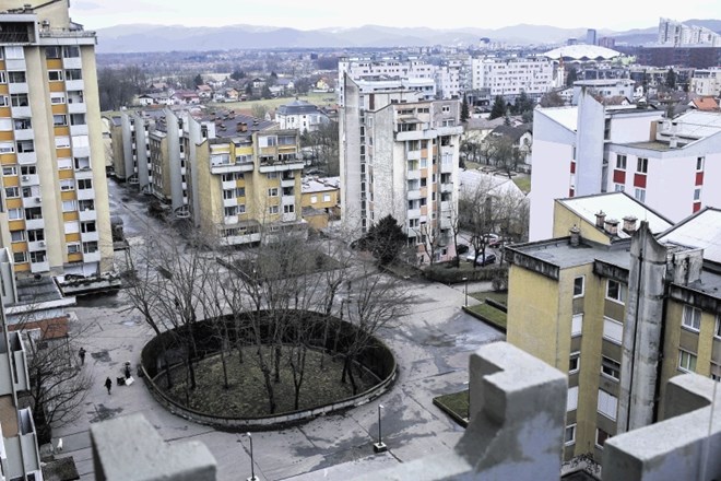 Zaloga neprodanih stanovanj iz nasedlih projektov v Ljubljani je praktično pošla, kronično primanjkuje tudi funkcionalnih...