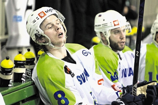 Žiga Jeglič (levo) je ostal v ruski ligi KHL. Iz Bratislave se je preselil v Nižni Novgorod, kjer bo branil barve Torpeda.