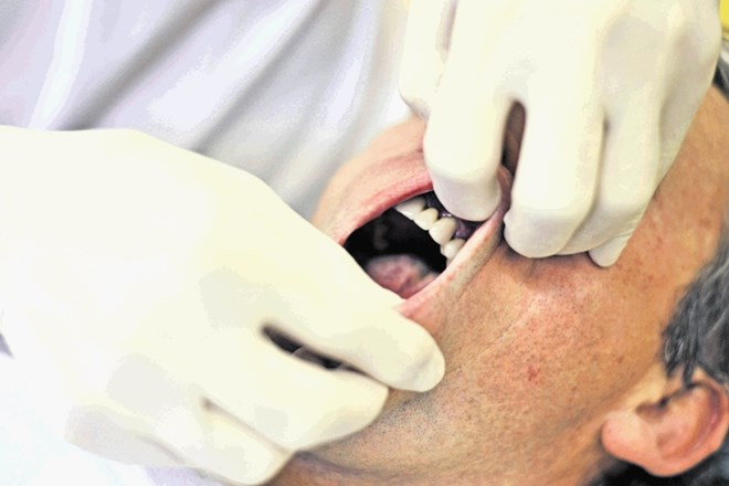 Čeprav bodo zobozdravniki  pregledovali prijavljene obiskovalce do konca maja, pozivajo k čimprejšnji prijavi, saj bodo...