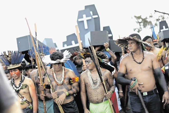 Pripadniki brazilskih domorodnih ljudstev so konec aprila protestirali za svoje pravice in proti nasilju, ki so mu...