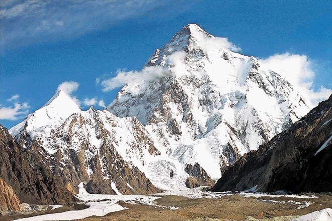 Pozimi na vrh 8611 metrov visokega K2, druge najvišje gore sveta, človek še ni stopil.