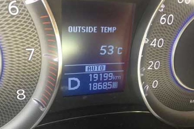 Zakaj avtomobilski merilnik temperature meri napačno