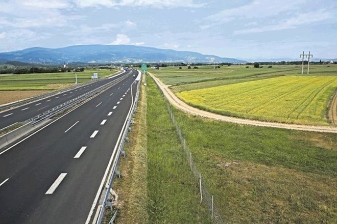 Kakovostna kmetijska zemljišča pri Hočah je v preteklosti že presekala avtocesta, zdaj jih bo – z blagoslovom kmetijskega...