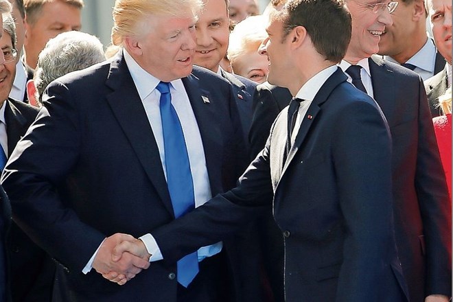 Nedavno rokovanje  Donalda Trumpa in francoskega predsednika Emmanuela Macrona je bilo prava rokoborba.