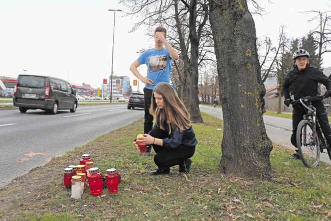 Smrt mlade Ljubljančanke, ki je živela v bližini kraja usodne prometne nesreče, je njene vrstnike in sokrajane močno...