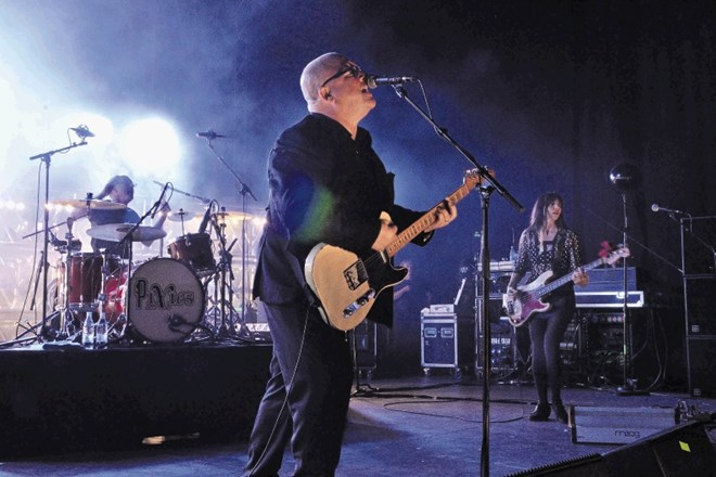 Zdi se, da želijo Pixies danes zveneti kot običajen indie bend: svojo nekdanjo silovitost odmerjajo zelo previdno.
