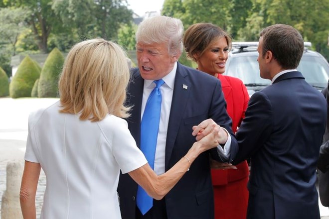 64-letna Brigitte Macron je po Trumpovem mnenju v »dobri formi«.