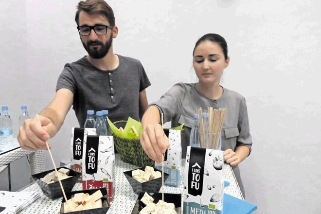 Matic Batagelj in Anja Korenč sta svojo podjetniško žilico usmerila v tofu.