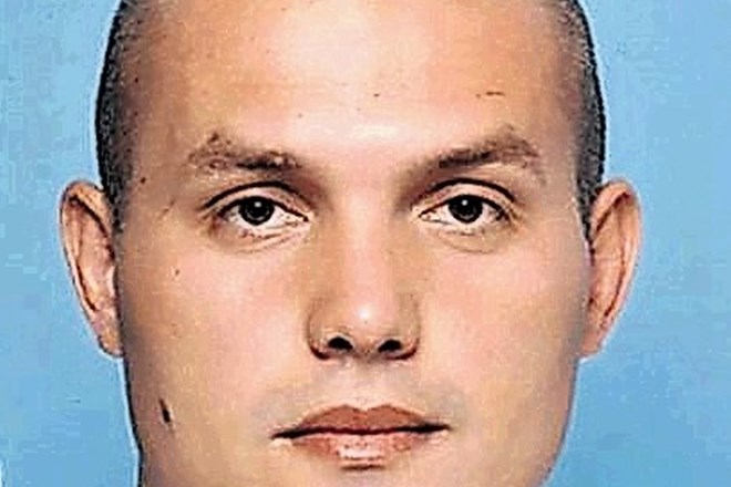 Slovenski policisti so za osumljencem Damirjem Muzaferovićem, ki naj bi streljal po Kamniku, razpisali tiralico.