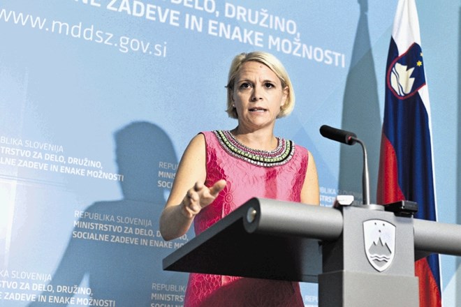 Ministrica Anja Kopač Mrak želi  ukrepe družinske politike vrniti na raven pred uveljavitvijo zakona za uravnoteženje javnih...