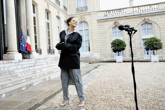Rihanna na »političnem« obisku v Franciji