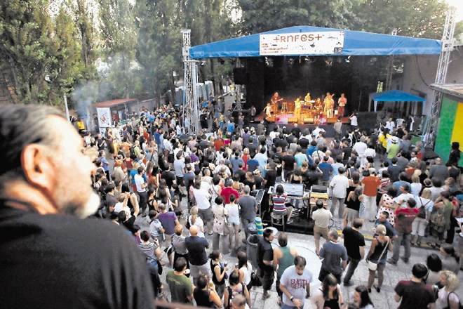 V Trnovem ohranjajo festivalsko tradicijo Trnfesta.