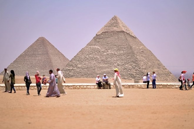 Arheologi na sledi skriti sobi v Keopsovi piramidi