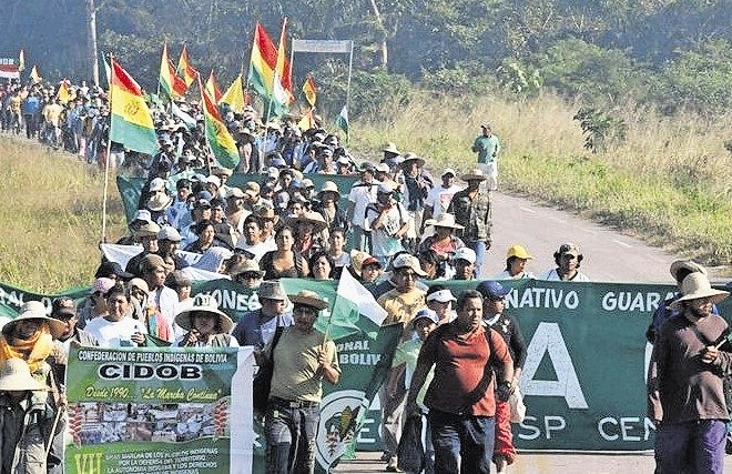 Protesti staroselcev v bolivijskem  naravnem rezervatu Tipnis verjetno ne bodo preprečili gradnje avtoceste skozi amazonski...