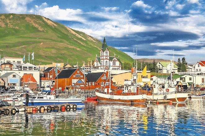 Islandija z nekaj več kot 330.000 prebivalci je po zadnjih podatkih zelo priljubljena turistična destinacija tudi med...