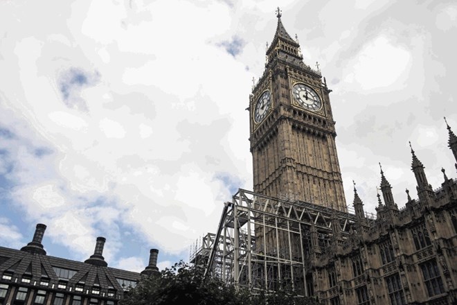 Zvonovi Big Bena so zaradi popravil za krajši čas utihnili leta 2007 in pred tem občasno od leta 1983 do  1985 ter še prej...